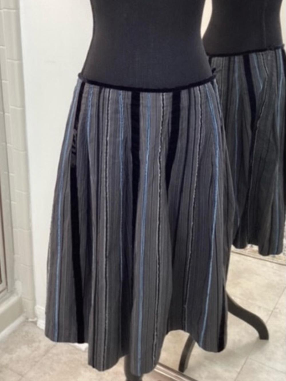 Talbot’s Womens Skirt with Pleats Gray, Black and Blue Sz 14P